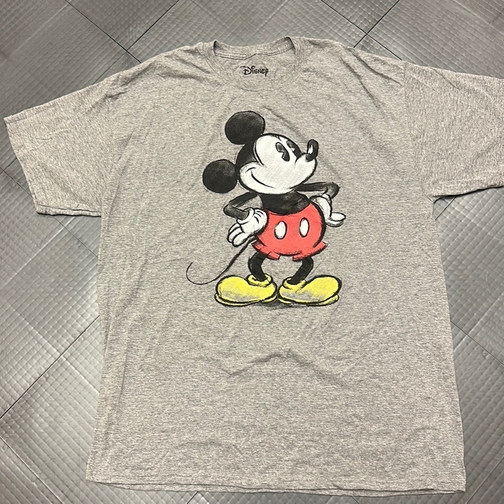 DISNEY MICKEY MOUSE GRAY T SHIRT UNISEX X-LARGE (46-48)